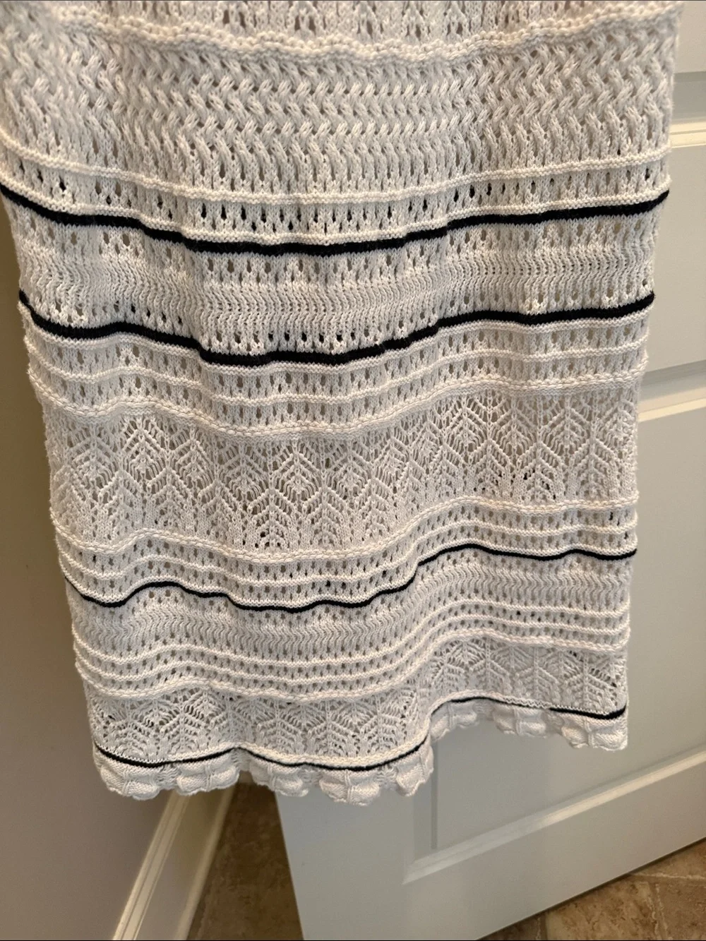 Abercrombie white & Black Striped Knit Midi Dress - Classic Summer Style , L,EUC